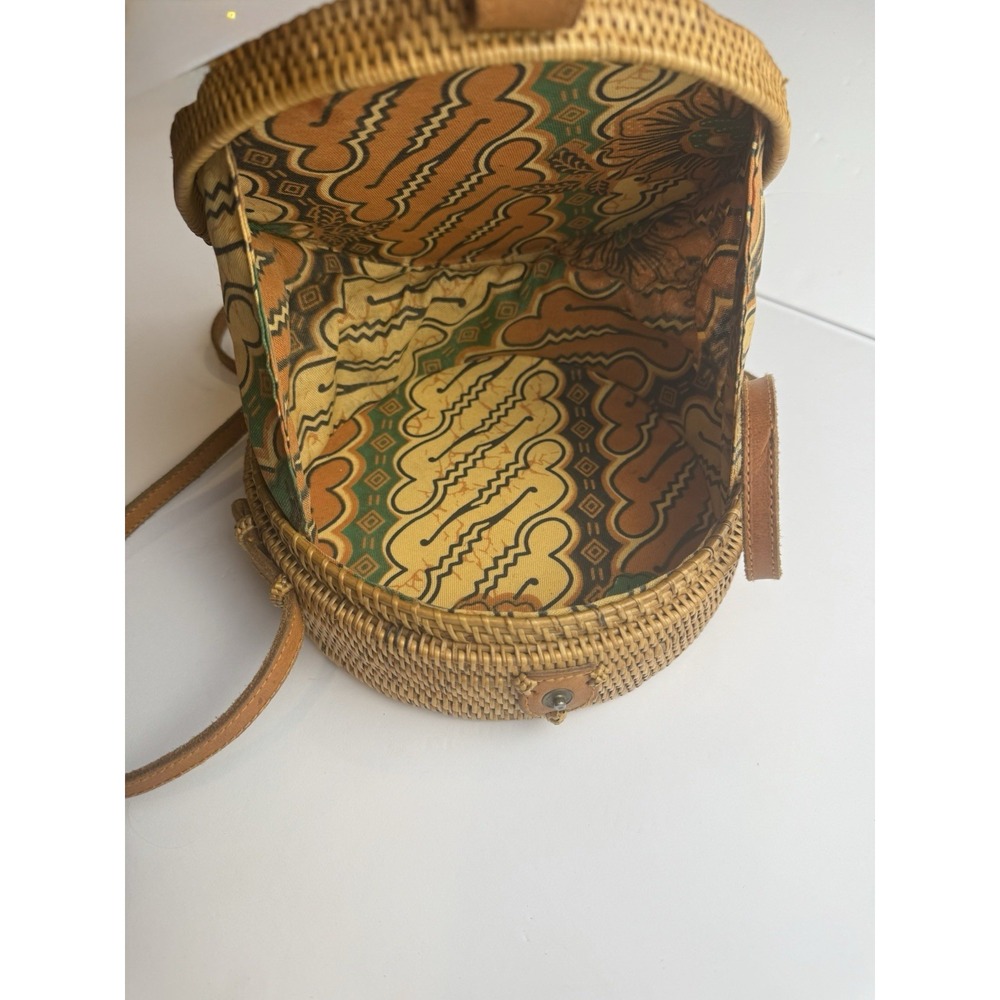 Round Woven Basket Crossbody Lined Hinged Purse Snap Closure Strap Boho Hippie - Picture 13 of 16